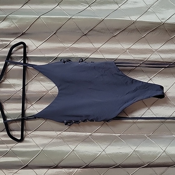 NWT- Berry Beachy ‘Adele’ Lace Up Side Thong One Piece - Picture 3 of 8